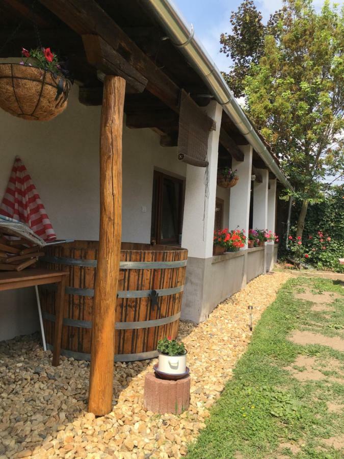 Rozsa Vendeghaz Hotel โทไก ภายนอก รูปภาพ
